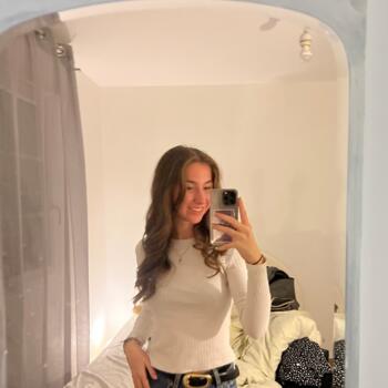 Babysitter Saint-Tricat: Julie