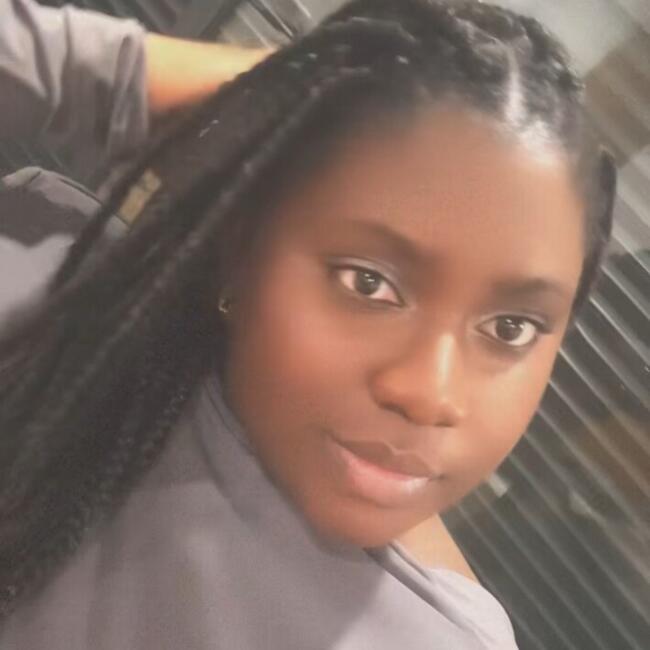 Babysitter em Odivelas: Yasmine