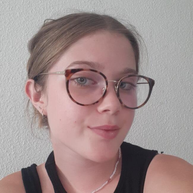 Babysitter in La Rochelle: Oceane