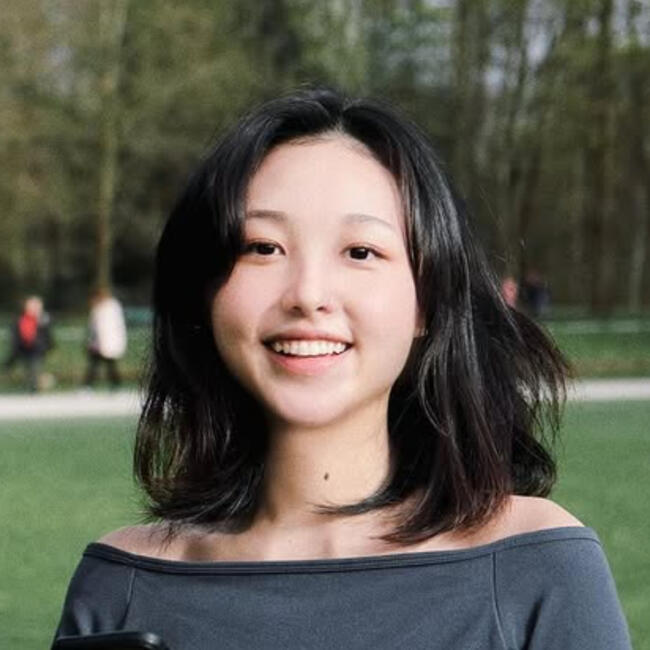 Babysitter in Berlin: Yeojin