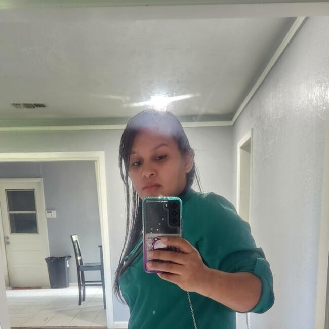 Babysitter in Houston: Gloria elena