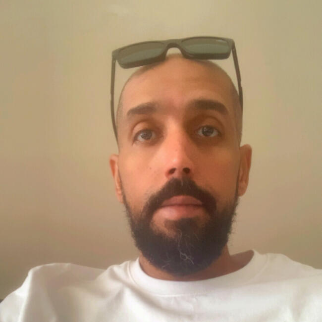 وظيفة جليسة أطفال في الدمام: Emad