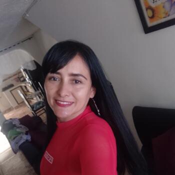 Babysitter in Pereira: Lina johanna