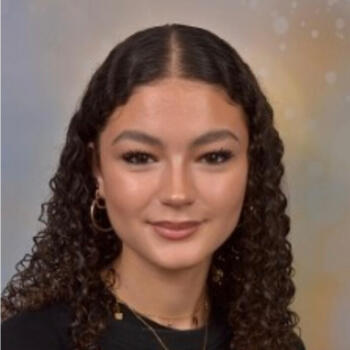 Babysitter in Clichy: Zoé