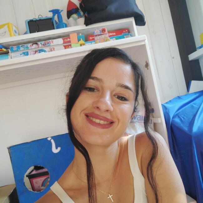 Babysitter στην περιοχή Γουβιά: Ifigeneia
