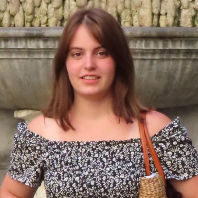 Babysitter in Sint-Pieters-Woluwe: Paula