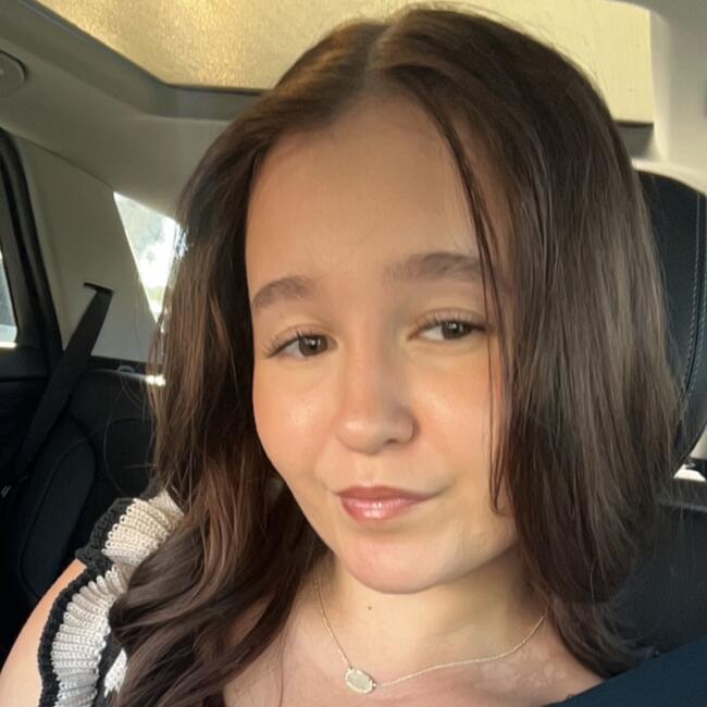 Babysitter in Mesa: Alexis