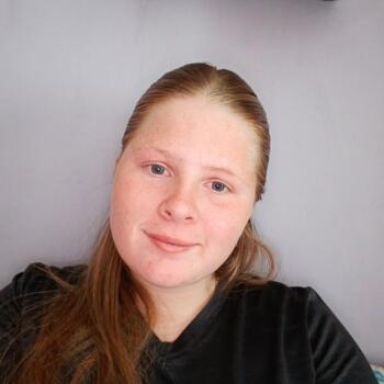 Babysitter in Chesterfield: Heidi