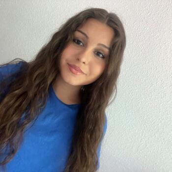 Babysitter in Velilla de San Antonio: Ami