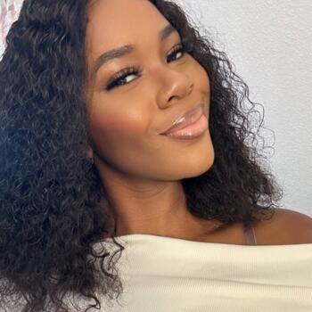 Babysitter in Seoul: Tshela