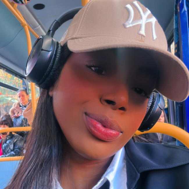 Babysitter in London: Alana