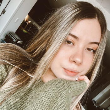 Babysitter in Vancouver: Isabella