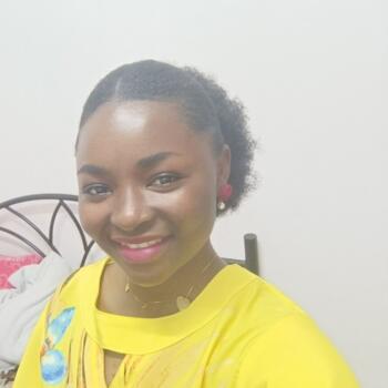 東京都 のベビーシッター: Foni Precious