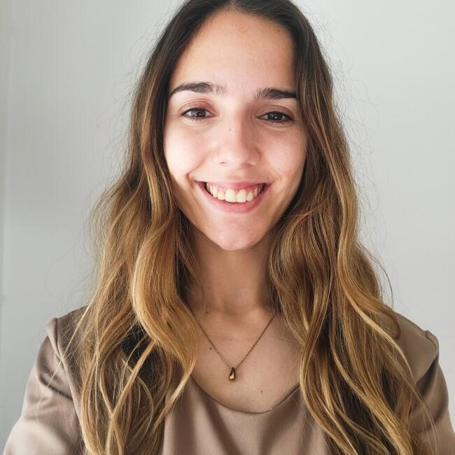 Babysitter in Vila Moreira: Lara