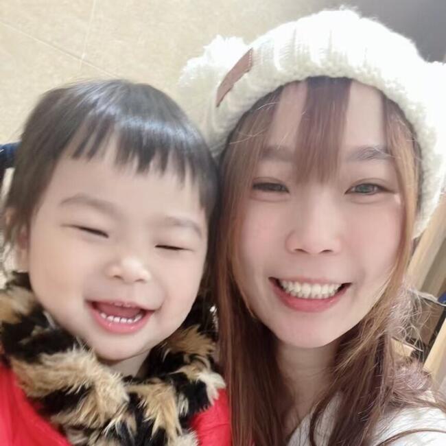 Babysitting job in New Taipei City: 小小