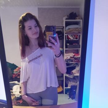 Babysitter in Saint-Béron: Maria