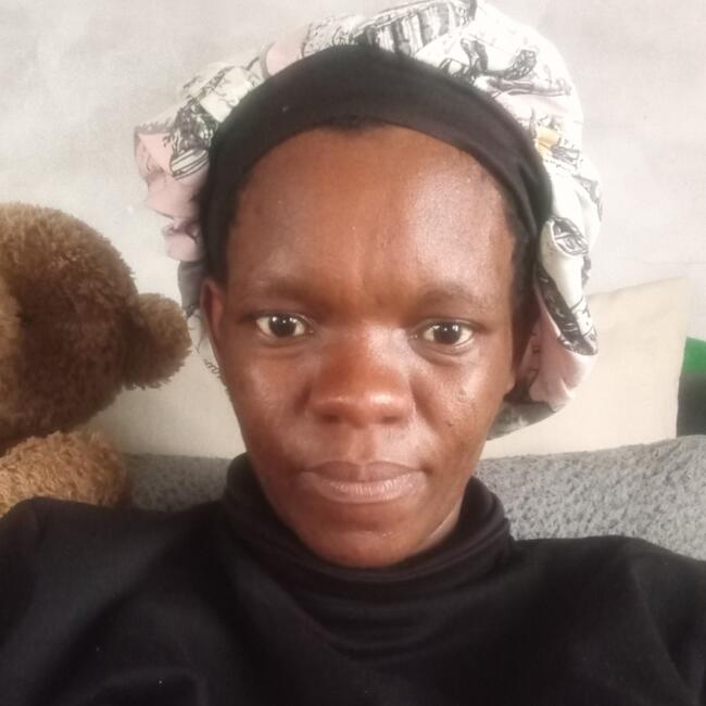 गुरुग्राम में बेबीसिटर: Thandiwe