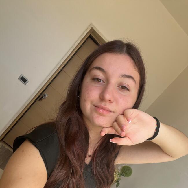 Babysitter in Valderice: Giulia