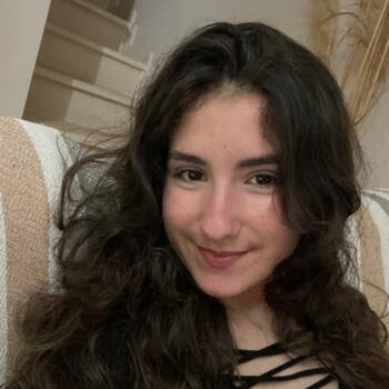 Babysitter in Sintra: Laura