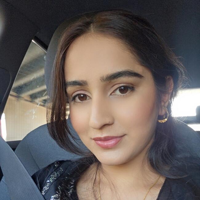 Babysitter in Bury: Iqra