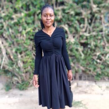Babysitter Chitungwiza: Louise T