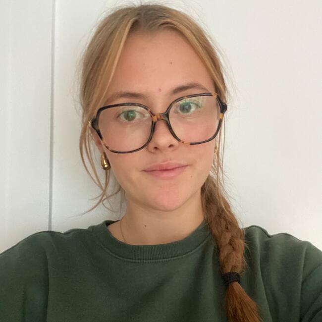 Babysitter in Indre: Jéhanne