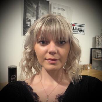 Babysitter in Saint-Pourçain-sur-Sioule: Laurine