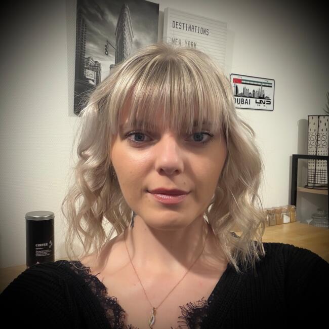 Babysitter in Saint-Pourçain-sur-Sioule: Laurine