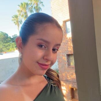 Babysitter Paraná: Delfina