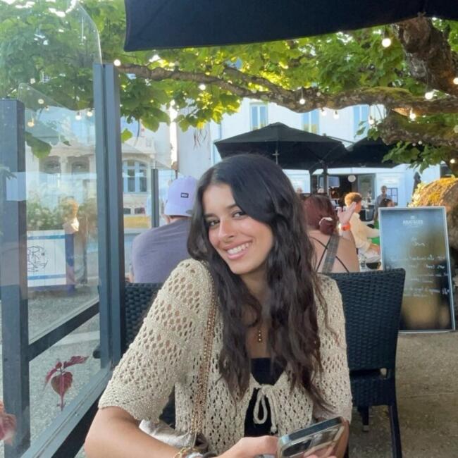 Babysitter in Saint-Gervais-la-Forêt: Shirell