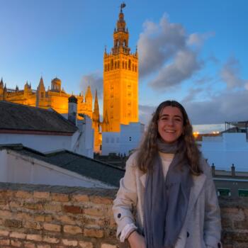 Babysitter in San Juan de Aznalfarache: Blanca