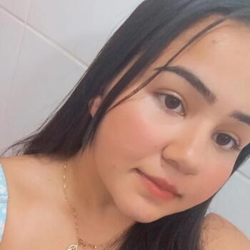 Babá Campo Mourão: Larissa