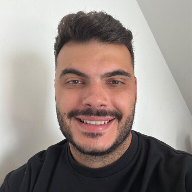 Babysitting job in São Paulo: Yuri