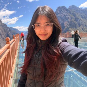 Babysitter in Singapore: Amie