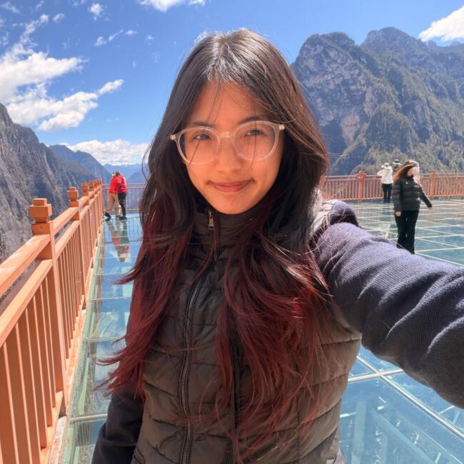 Babysitter in Singapore: Amie