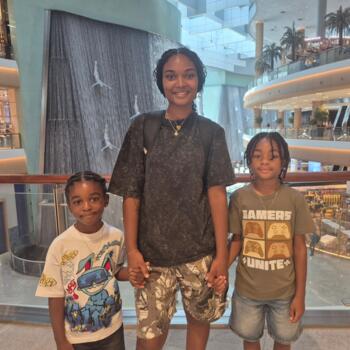 وظيفة جليسة أطفال في رأس الخيمة: وظيفة جليسة أطفال Sash