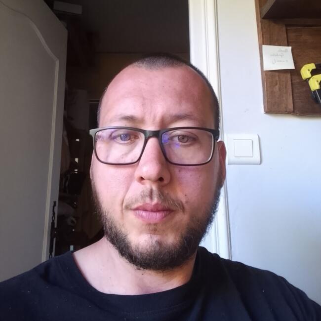 Job de garde d'enfants à Terrasson-Lavilledieu: Anthony