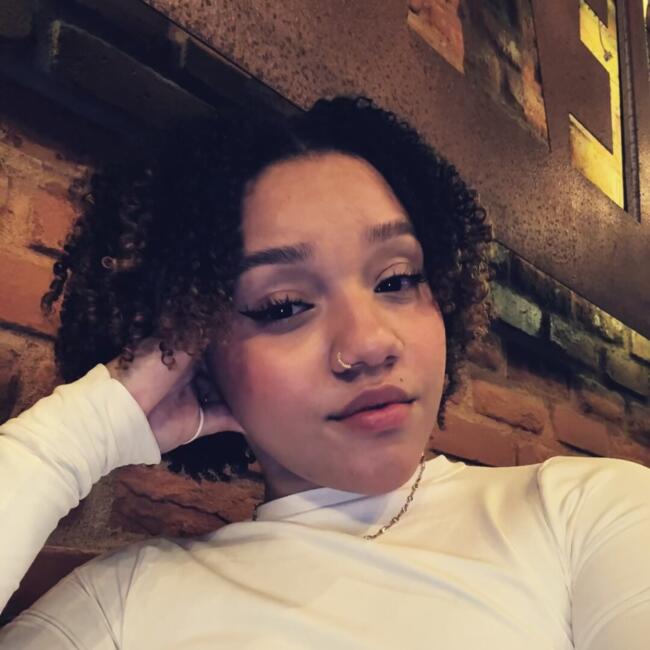 Babysitter in Petrópolis: Ana Beatriz