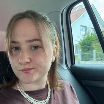 Babysitter Kirchdorf an der Amper: Julia