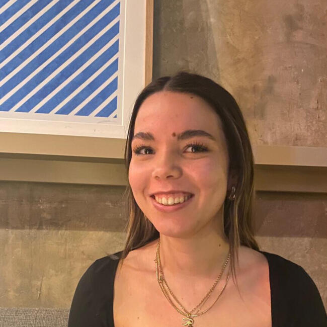 Babysitter in Grenoble: Emma