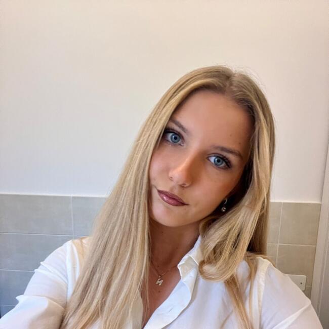 Babysitter in Latina: Nicole