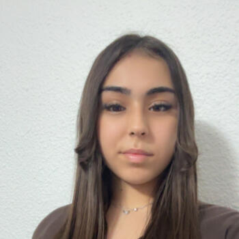 Babysitter in Chassieu: Lilia