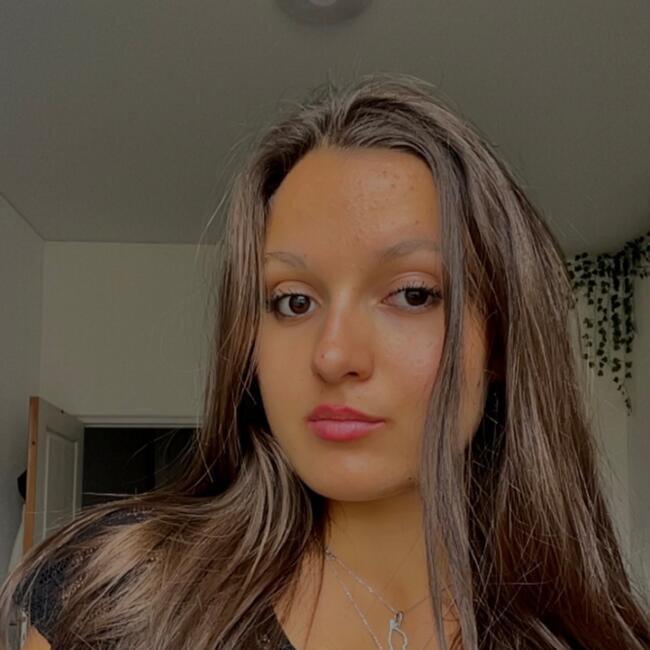 Babysitter in Lons-le-Saunier: Énola