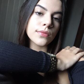 Babysitter in Itajaí: Emilly
