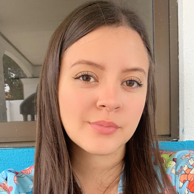 Niñera en Paraíso: Leslie