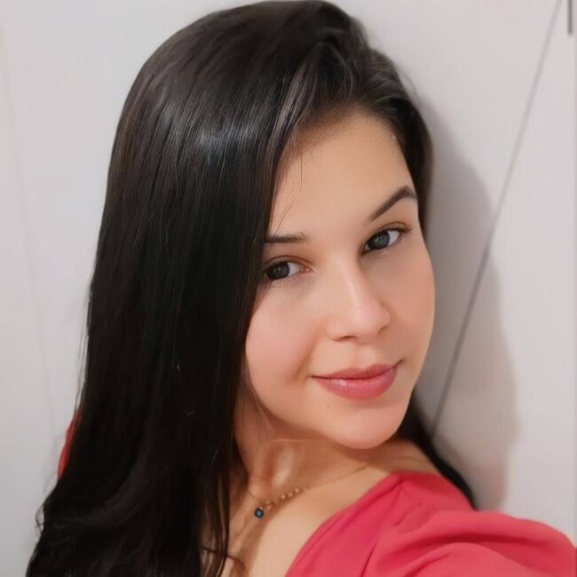 Babysitter in Pouso Alegre: Juliana Tenório