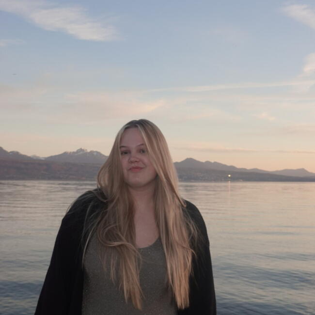 Babysitter in Pully: Julie