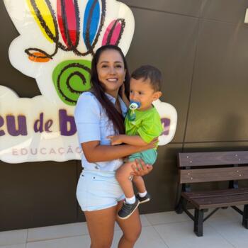 Emprego de babá em Brasília: emprego de babá Vanessa