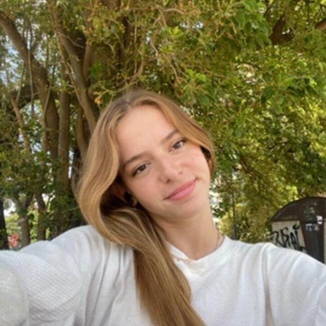 Babysitter in Montevideo: Mahia