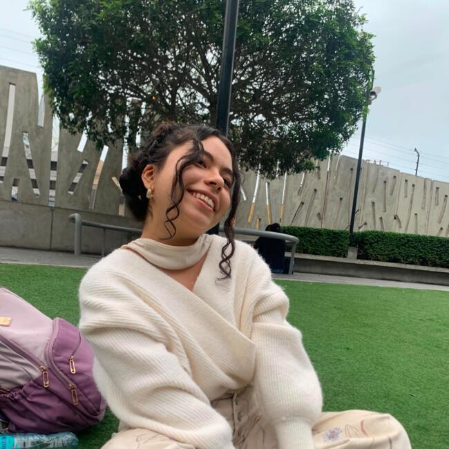 Babysitter in Lima: Nicole